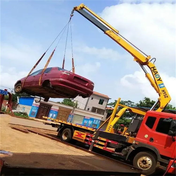 昭化吊车吊汽车的正确方法